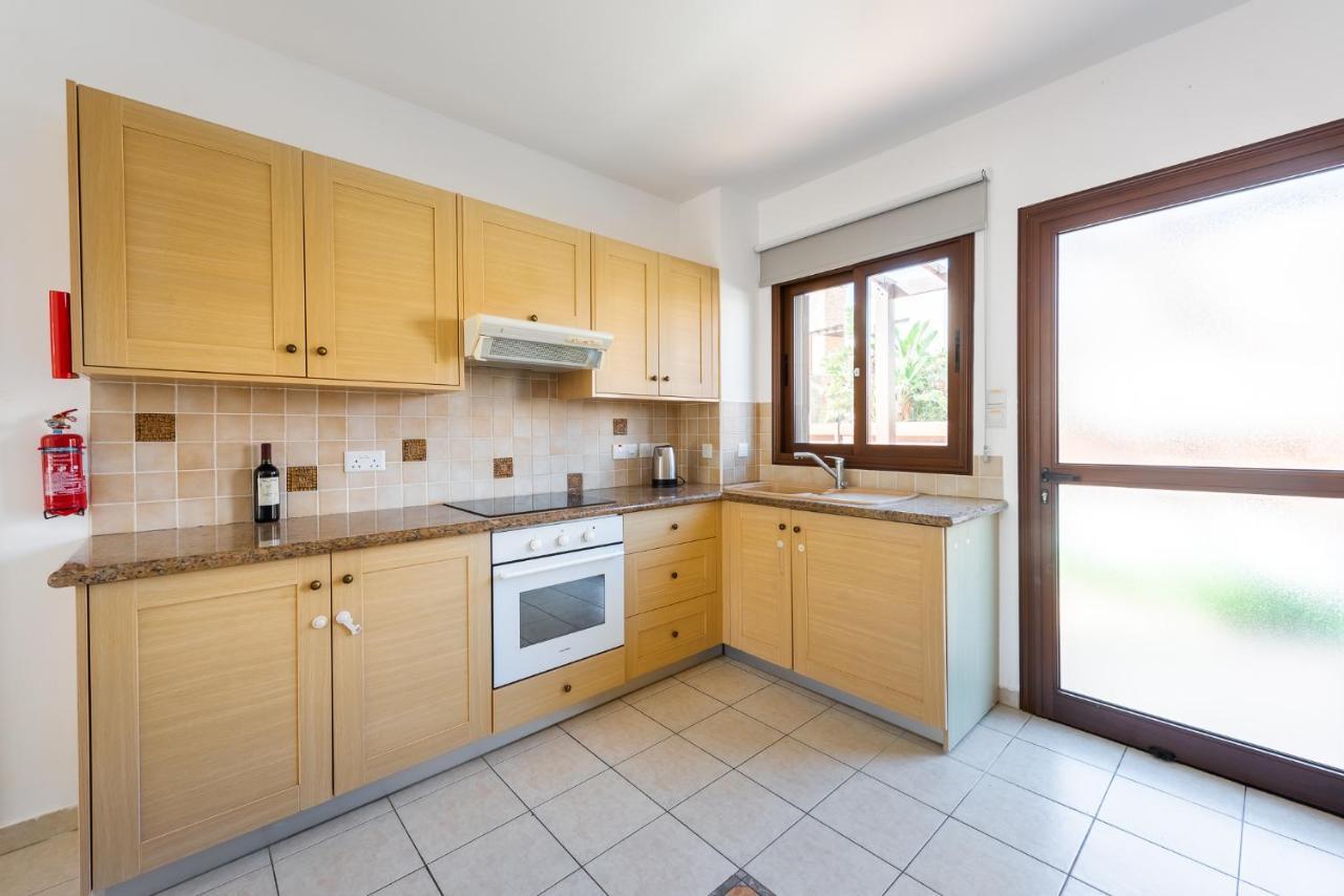 Villa Iris By Ezoria Villas Ayia Napa Bagian luar foto