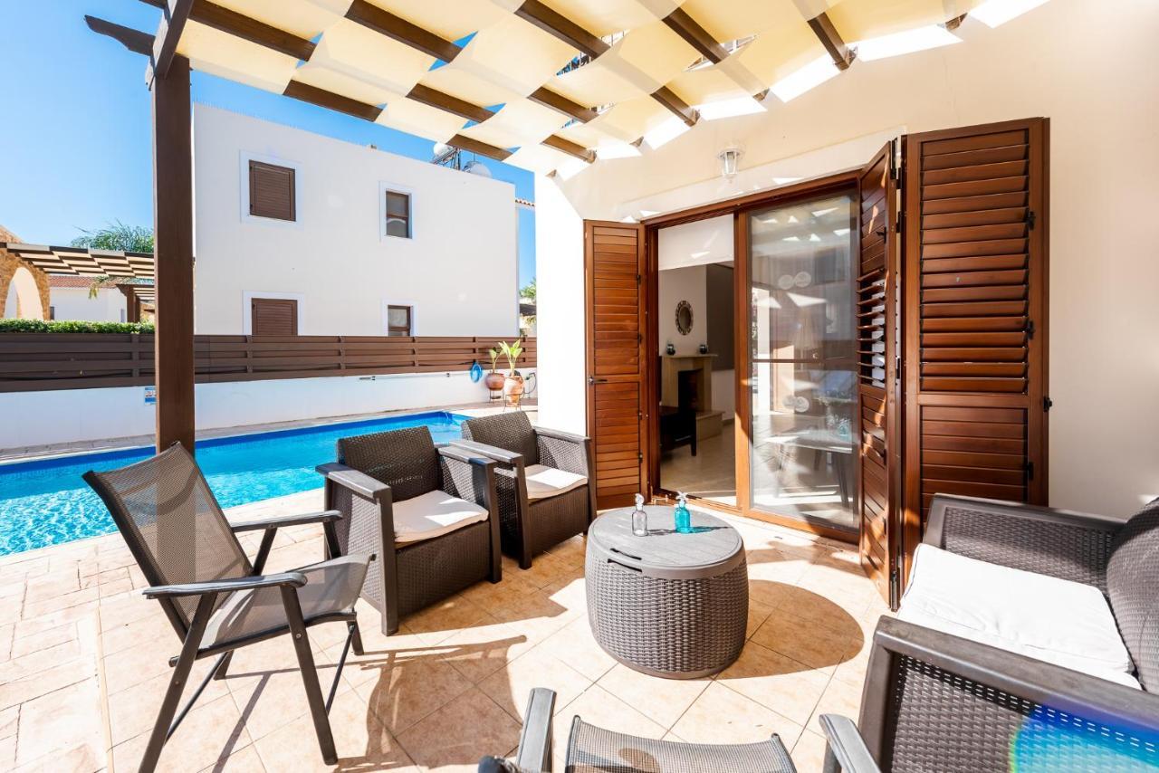 Villa Iris By Ezoria Villas Ayia Napa Bagian luar foto