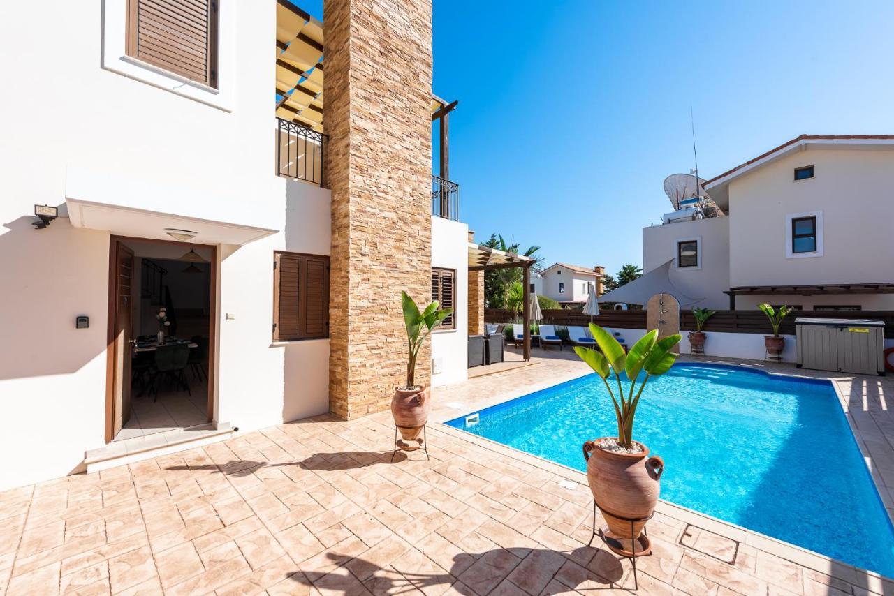 Villa Iris By Ezoria Villas Ayia Napa Bagian luar foto