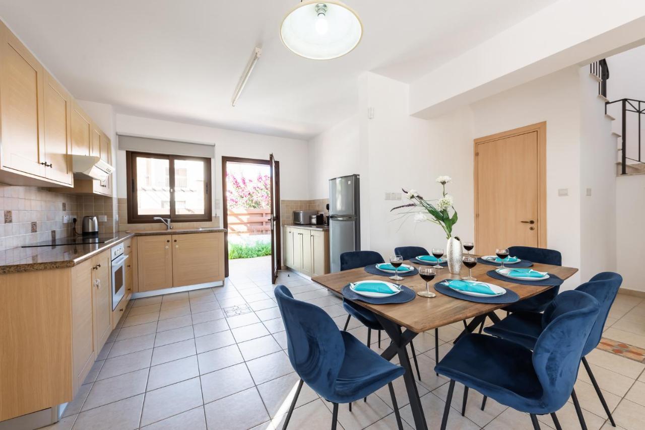 Villa Iris By Ezoria Villas Ayia Napa Bagian luar foto