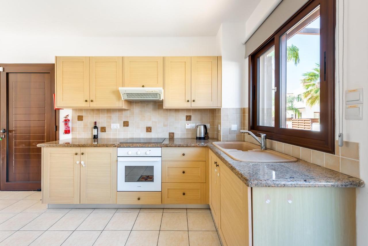 Villa Iris By Ezoria Villas Ayia Napa Bagian luar foto