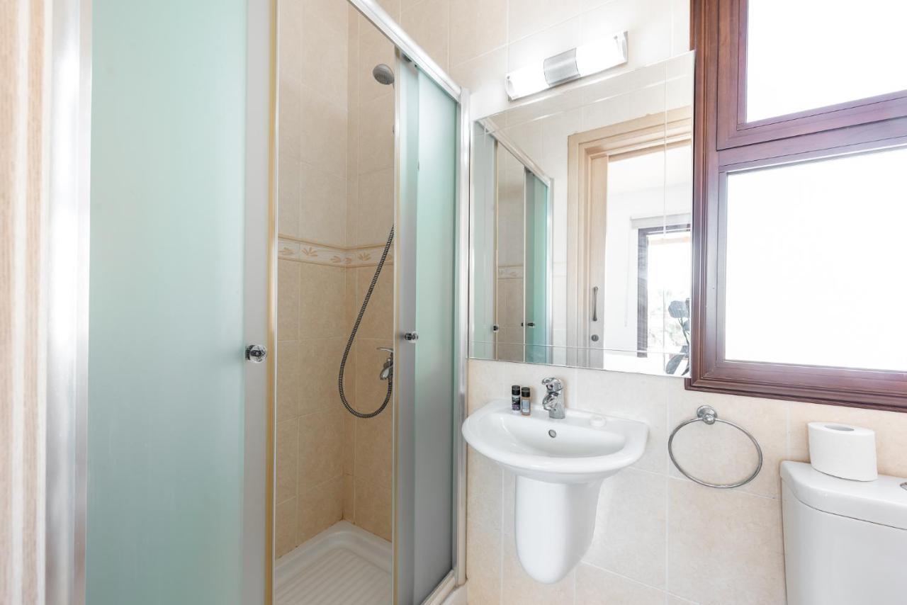 Villa Iris By Ezoria Villas Ayia Napa Bagian luar foto