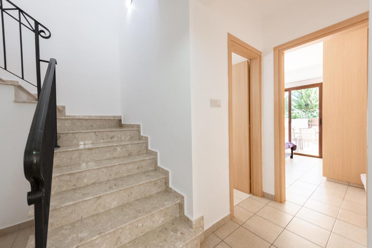 Villa Iris By Ezoria Villas Ayia Napa Bagian luar foto