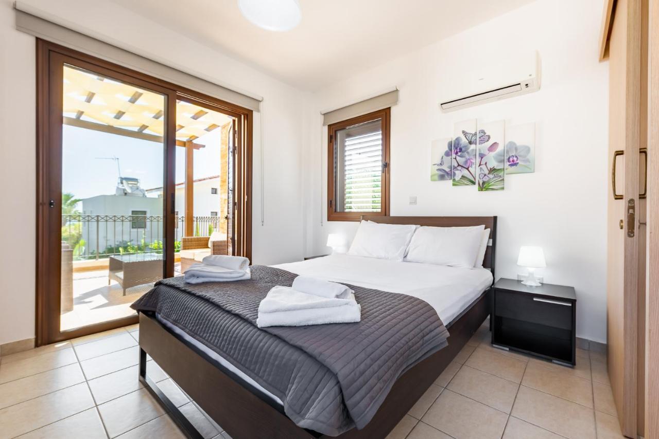 Villa Iris By Ezoria Villas Ayia Napa Bagian luar foto