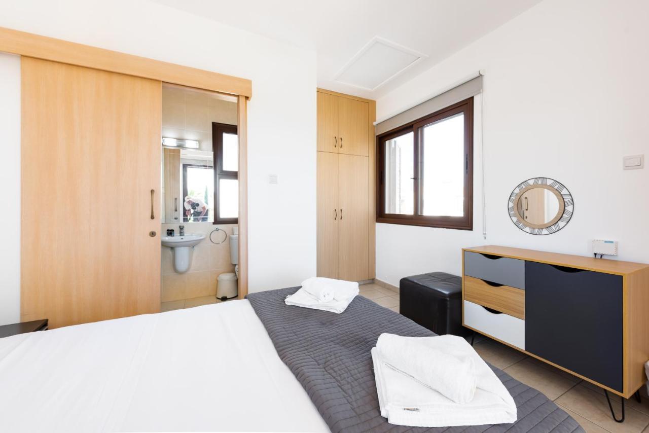 Villa Iris By Ezoria Villas Ayia Napa Bagian luar foto