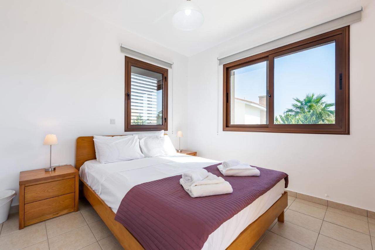 Villa Iris By Ezoria Villas Ayia Napa Bagian luar foto