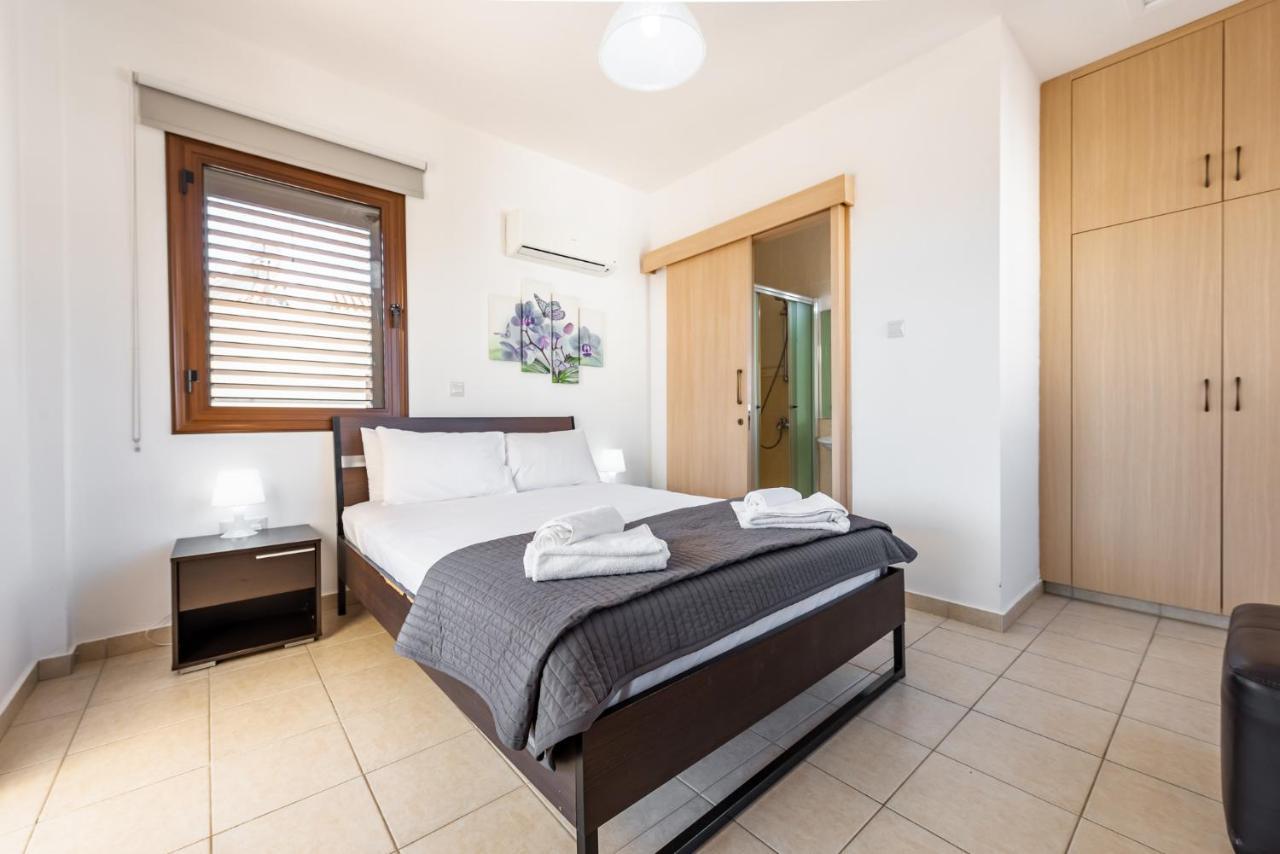 Villa Iris By Ezoria Villas Ayia Napa Bagian luar foto